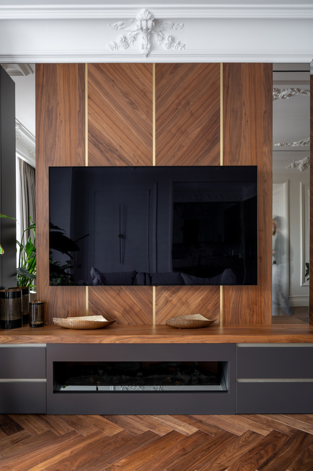 Мебель в гостиную со шпоном американского ореха