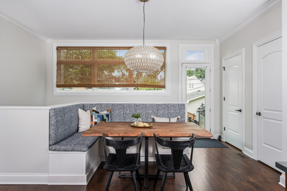 Inspiration for a transitional kitchen remodel in Chicago