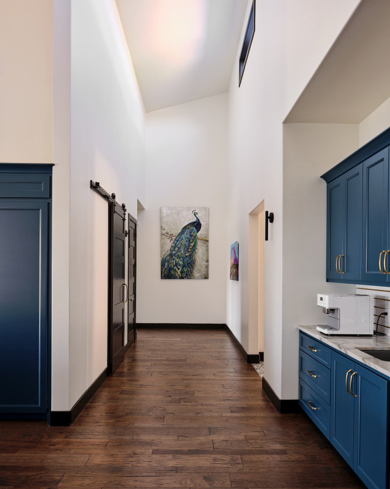 Hallway - transitional hallway idea
