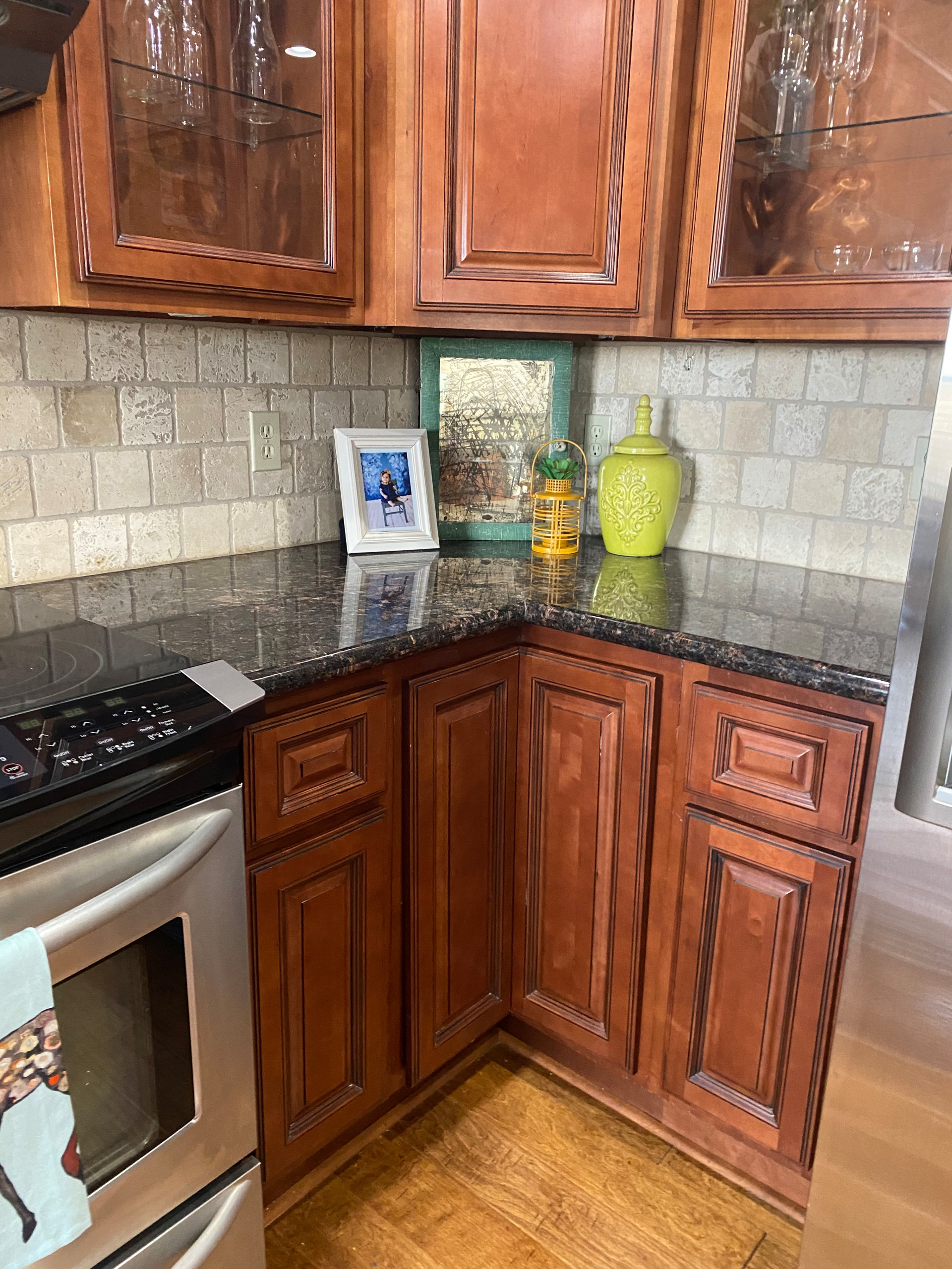 Brightly Colored Kitchen Decoration