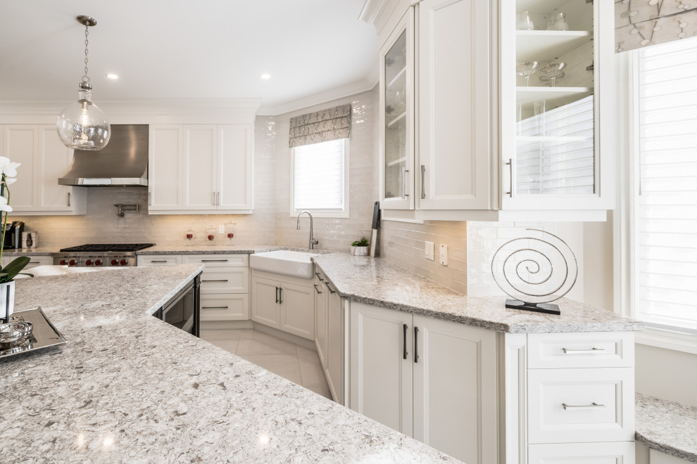 Kitchen - transitional kitchen idea