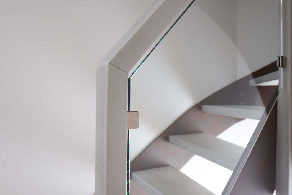 Бетон, Ржавчина и Стекло. Лестница из HPL