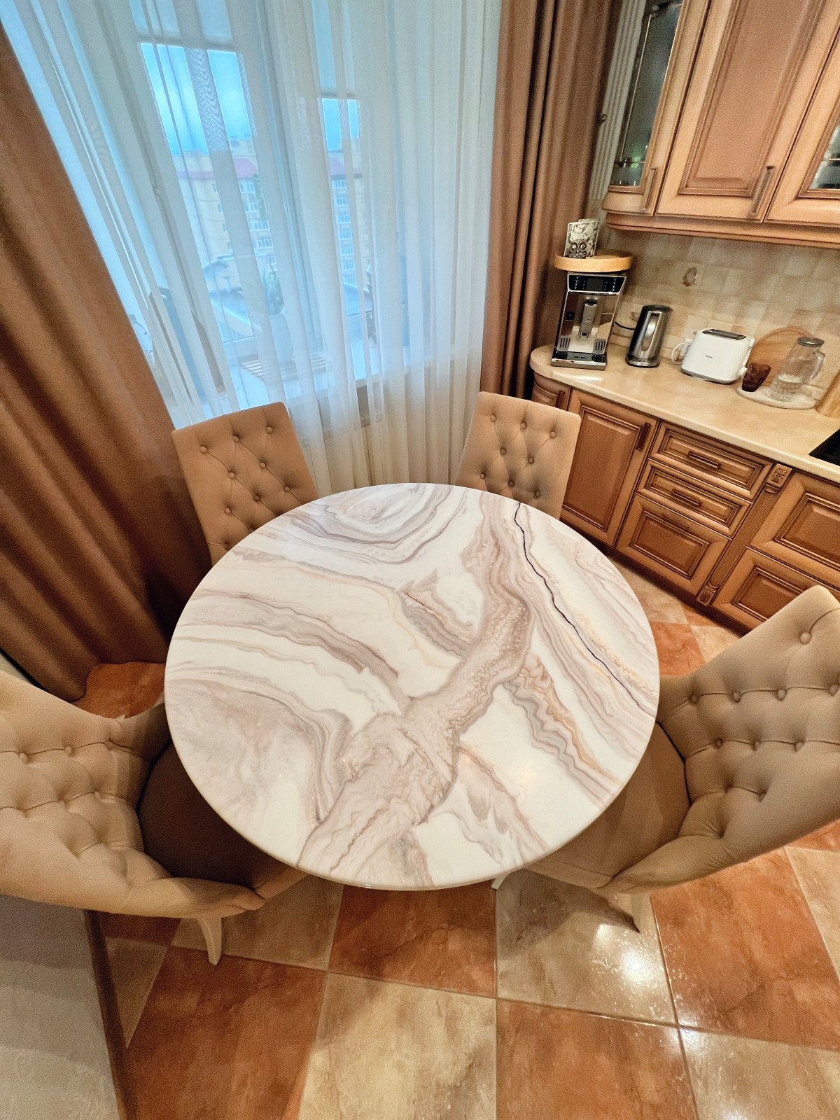 Круглый обеденный стол 120см.