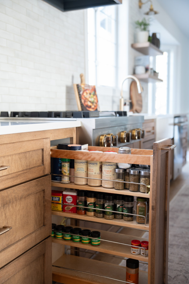 Transitional kitchen photo in Minneapolis