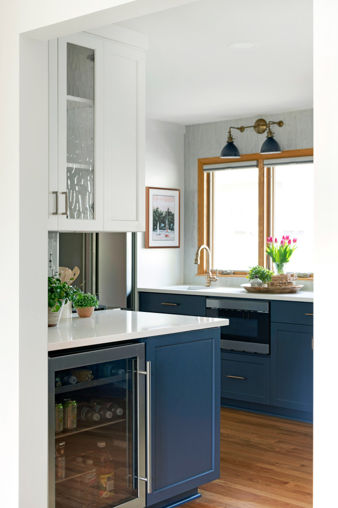 This is an example of a traditional kitchen in Minneapolis.