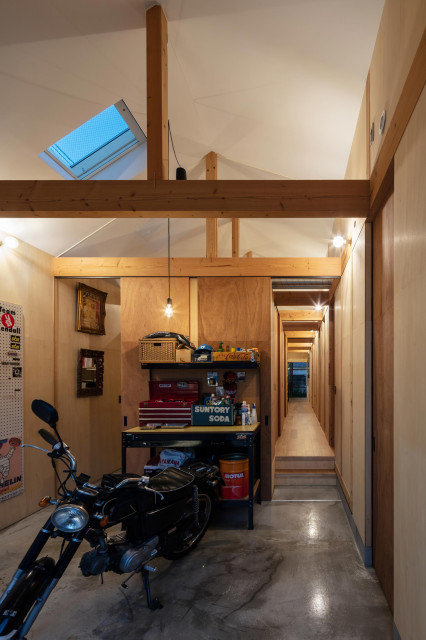 工具箱の家　Toolbox House industriel-entree