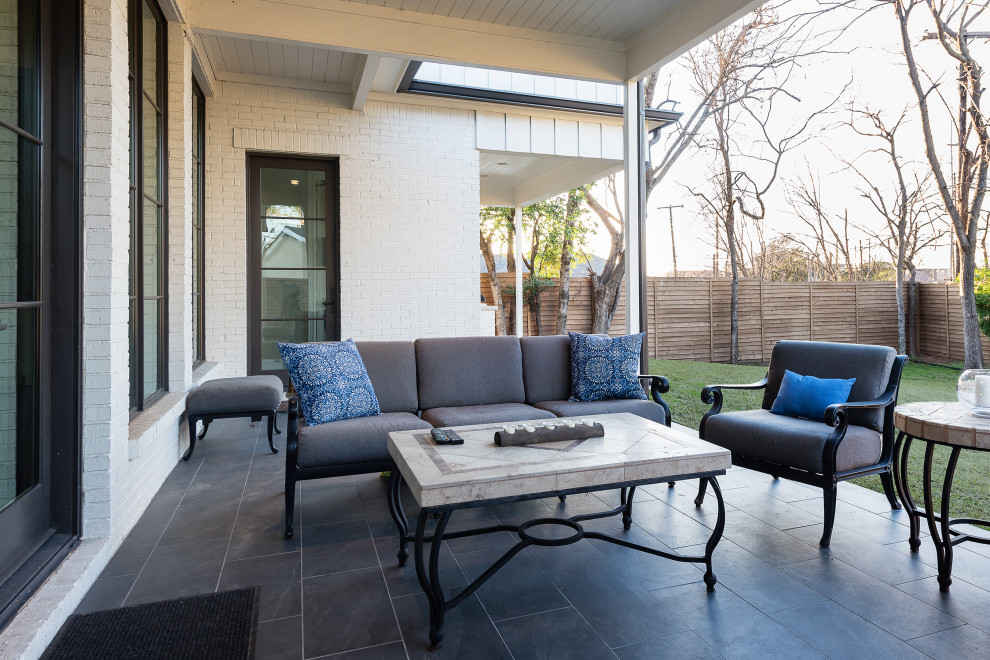Home design - transitional home design idea