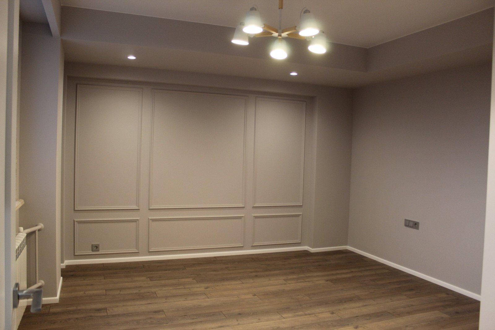 Четырехкомнатная в центре под ключ по дизайн-проекту