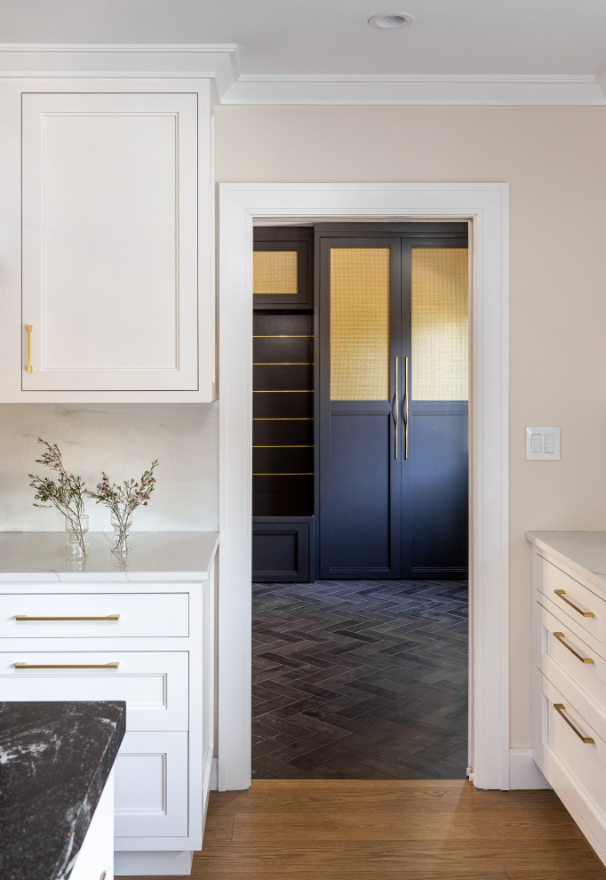 Entryway - transitional entryway idea in Boston
