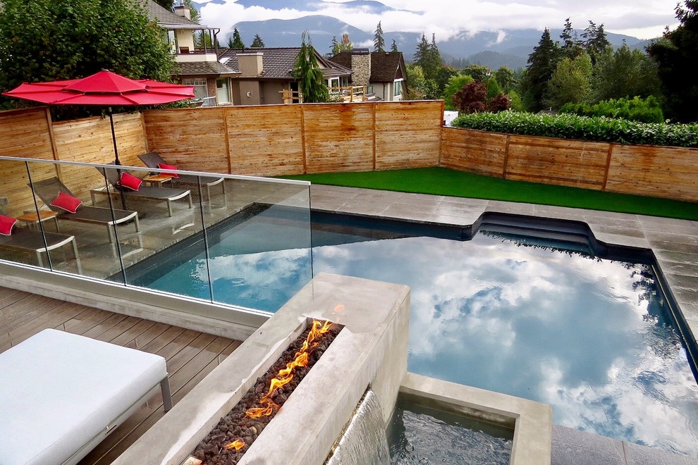 Design ideas for a contemporary swimming pool in Vancouver.