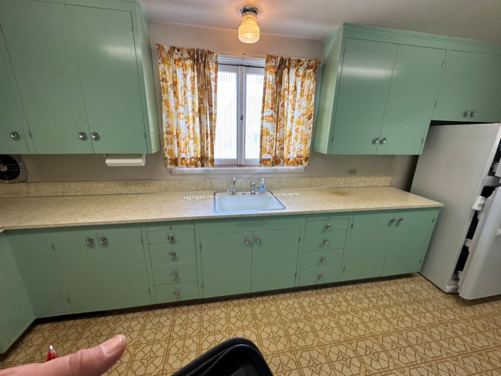 Outdated to Current Kitchen Renovation