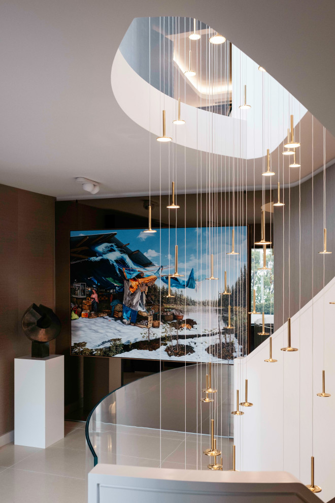Gewendelte, Große Moderne Treppe mit Teppich-Treppenstufen, Teppich-Setzstufen, Holzwänden und Mix-Geländer in Sydney