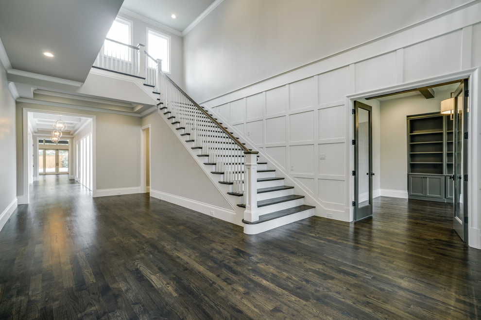Inspiration for a transitional home design remodel in Dallas
