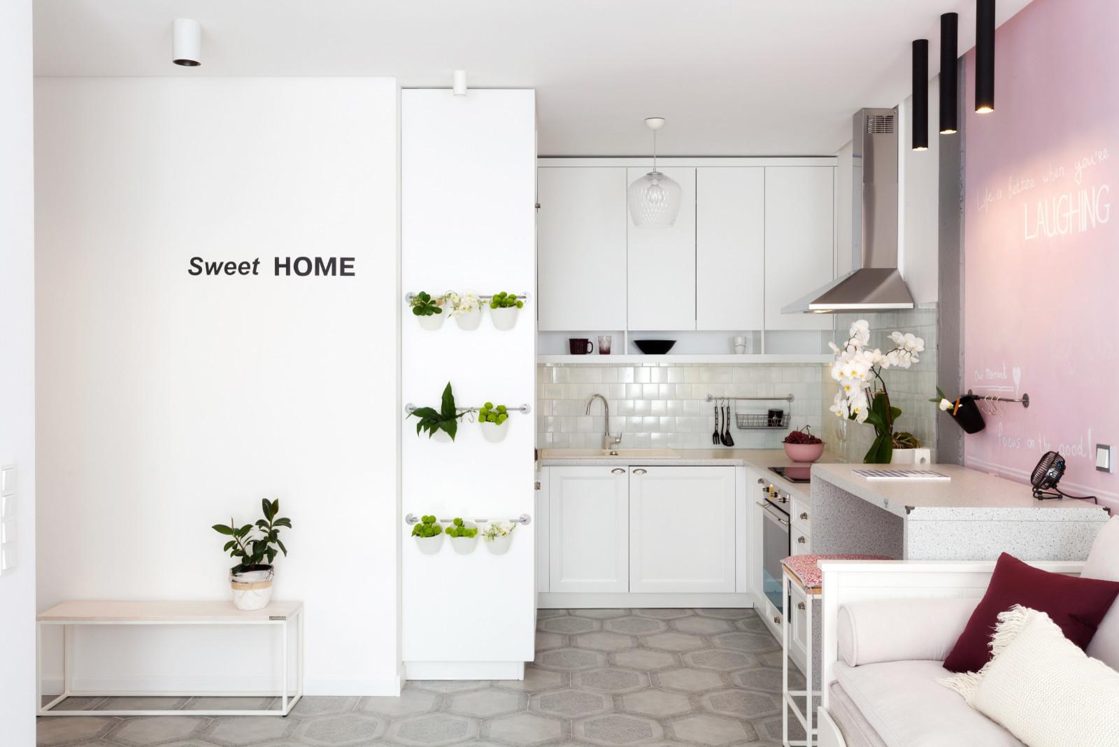 "Девичья Нора" или "Легко быть Девочкой"