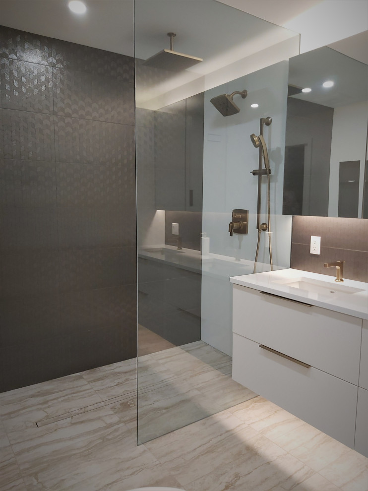 Barrhaven Modern Ensuite Bathroom