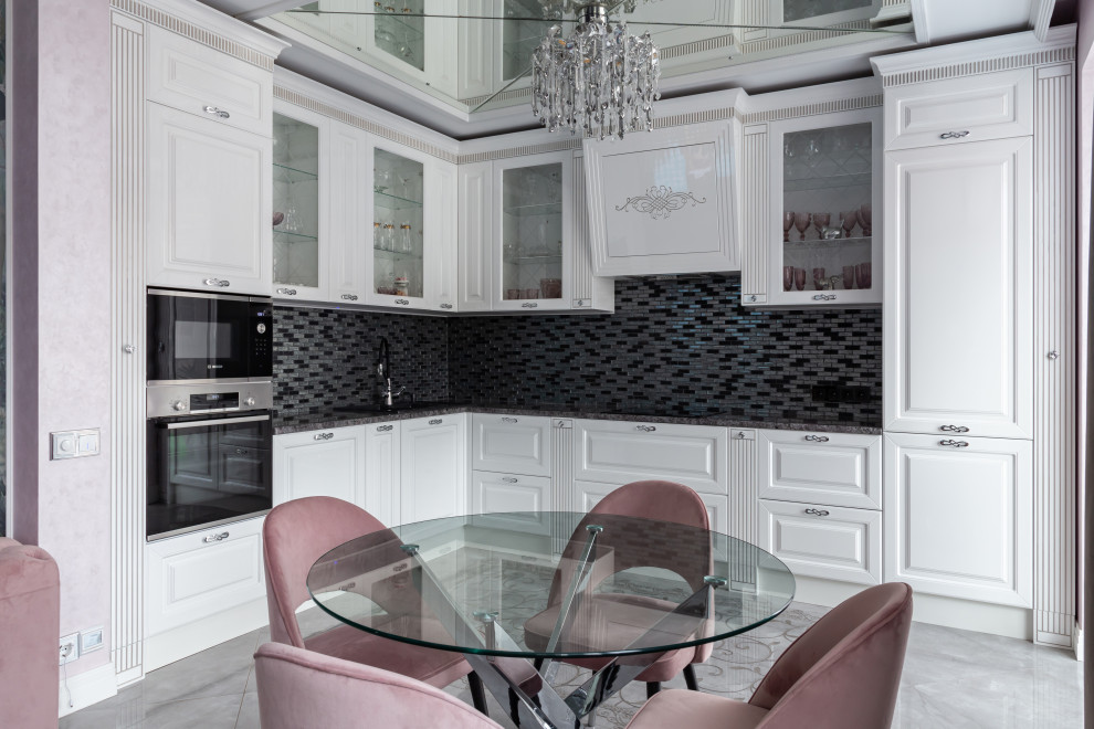 Белоснежная кухня в классике