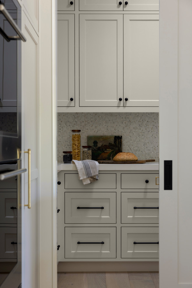 Kitchen - transitional kitchen idea