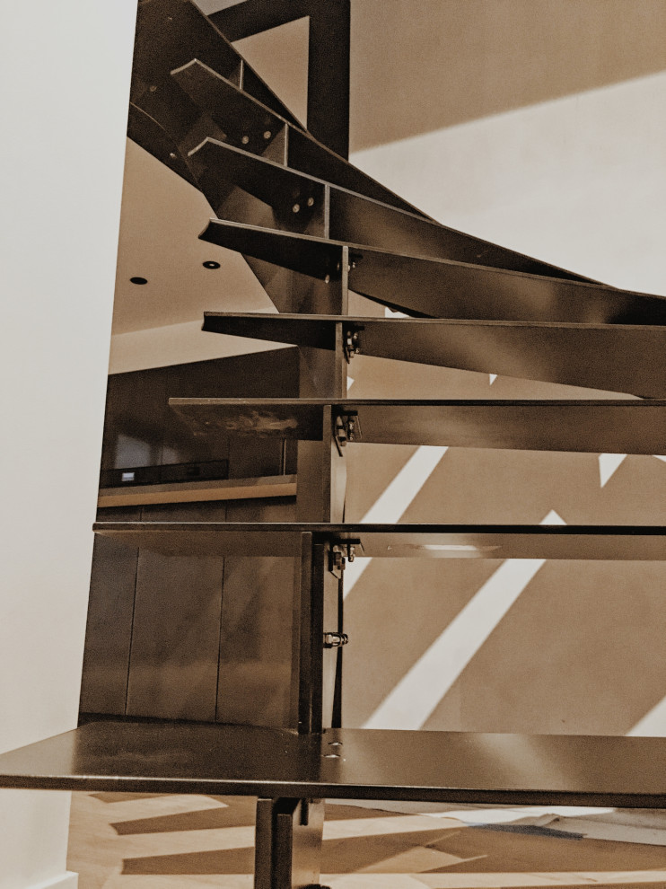 Aménagement d'un grand escalier moderne.