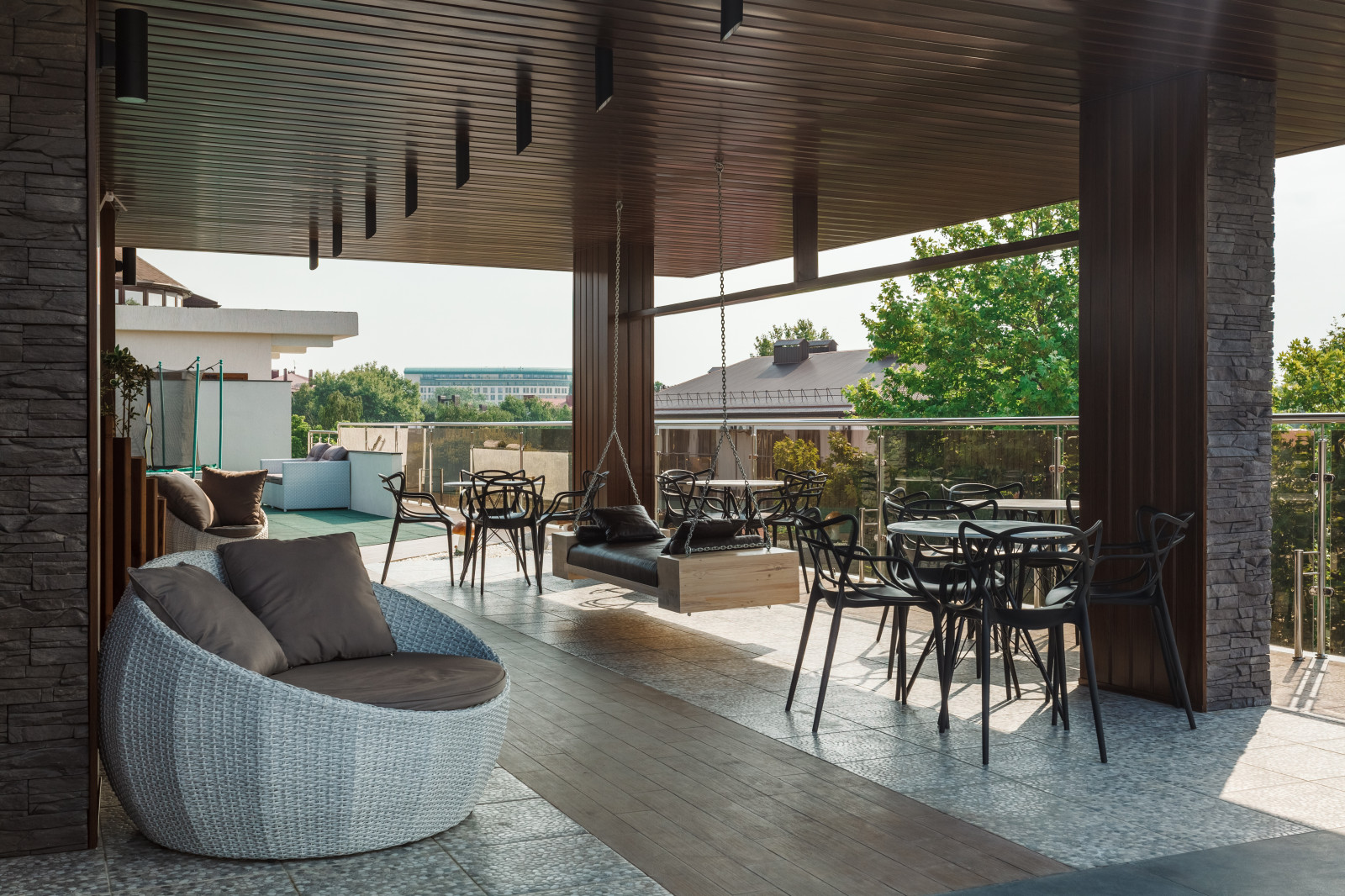 Лаунж зона на крыше.