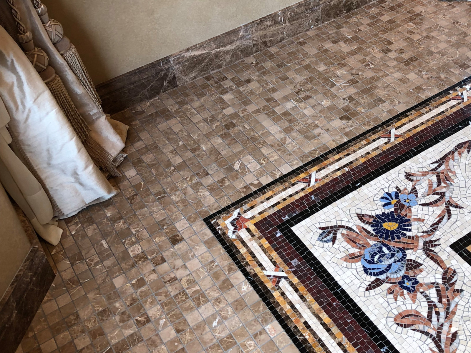 Кухня-столовая для любителей классики