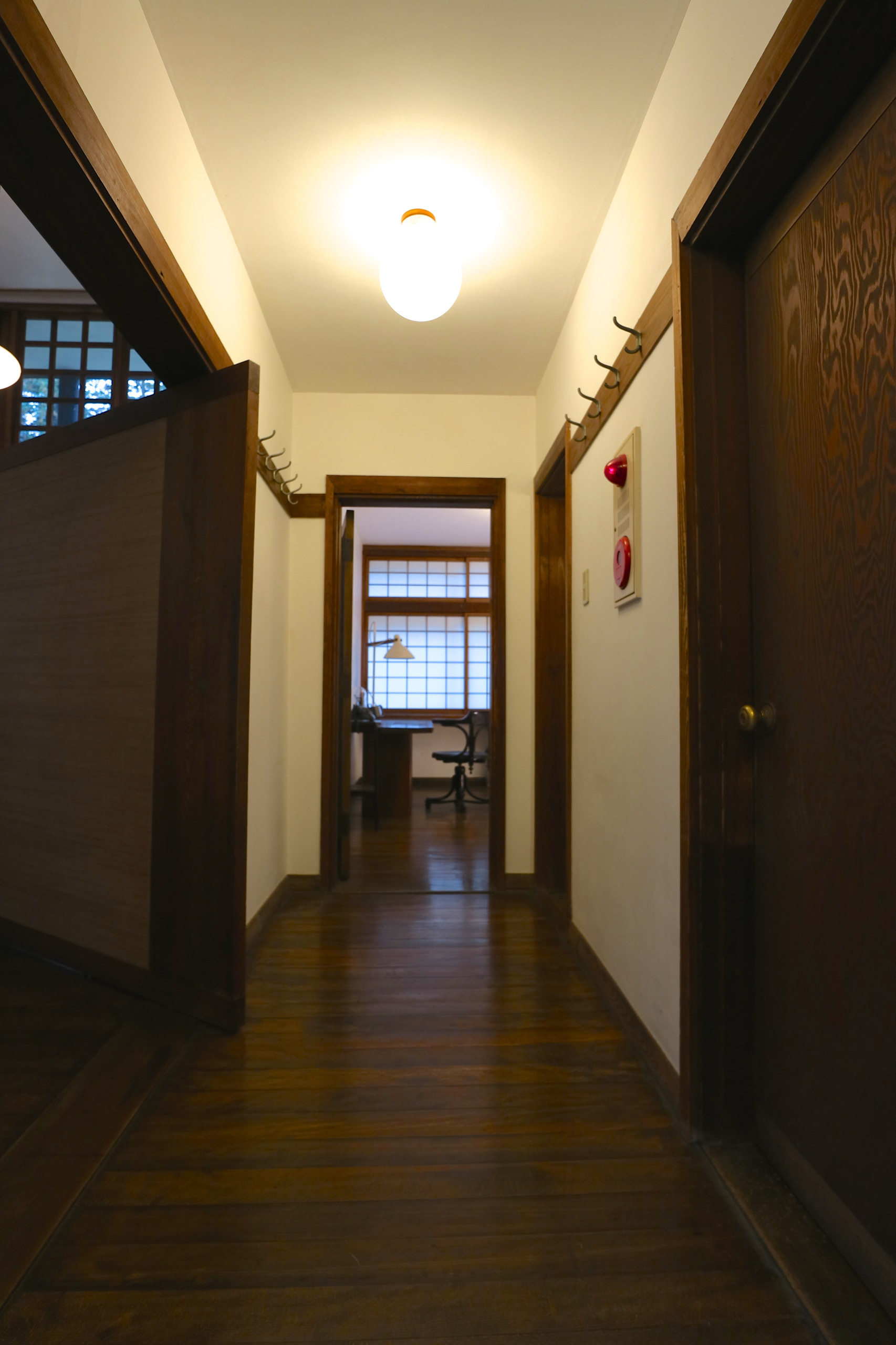 A Renowned Modernist Turns Tradition-Minded for His Own Home A Renowned Modernist Turns Tradition-Minded for His Own Home