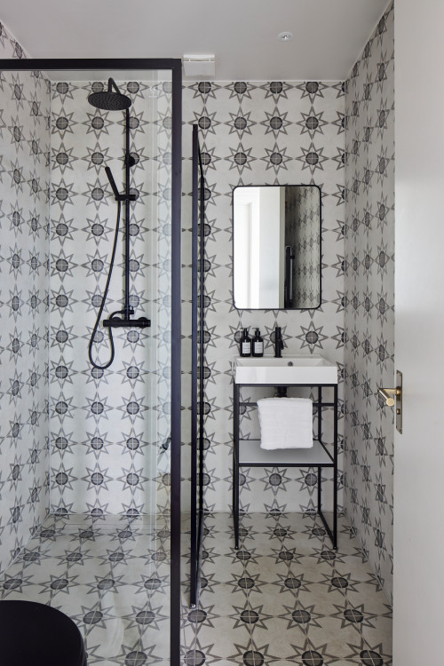 Star-Patterned Tiles for a Playful Vibe