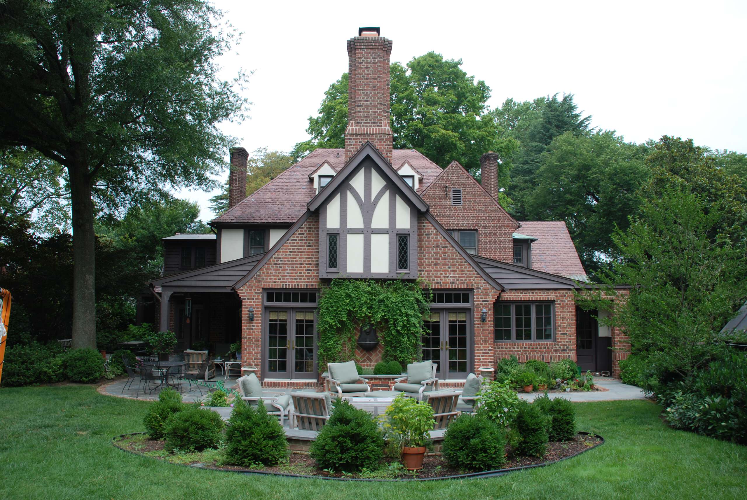 3-Season Rooms: Shade and Swimming for a Tudor-Style Patio, image size:2560x1714