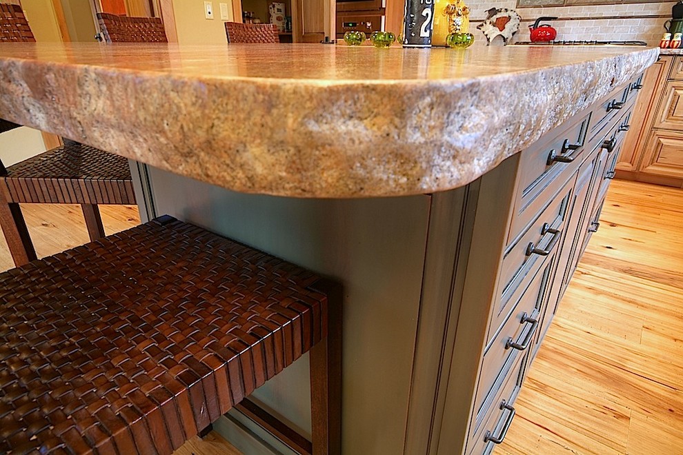 Kitchen - rustic kitchen idea