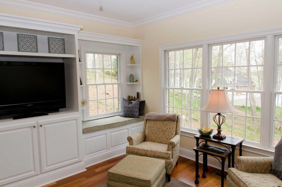 Transitional living room photo in Cincinnati
