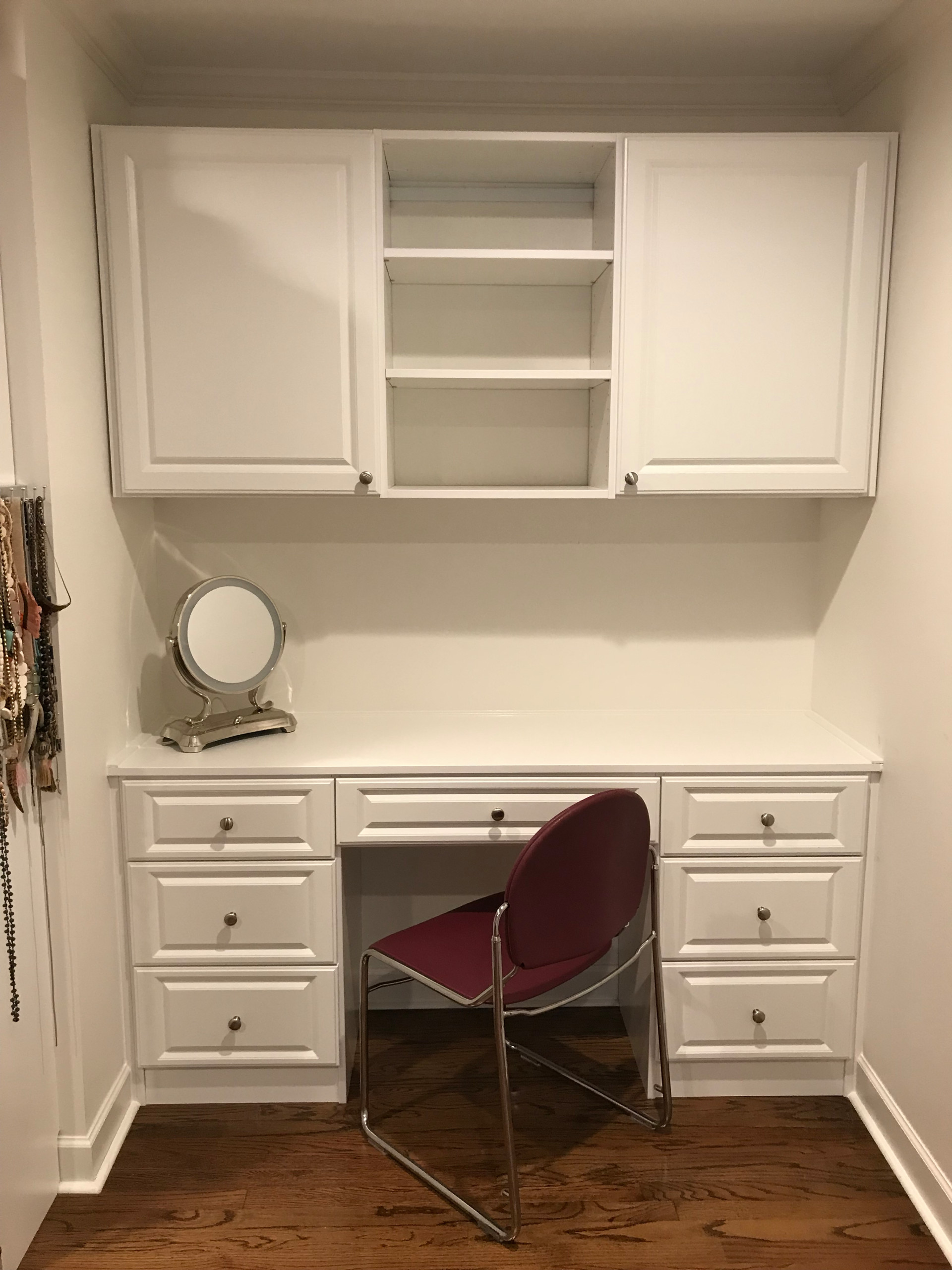 Vanity with Cabinet/Drawer/Shelf Storage