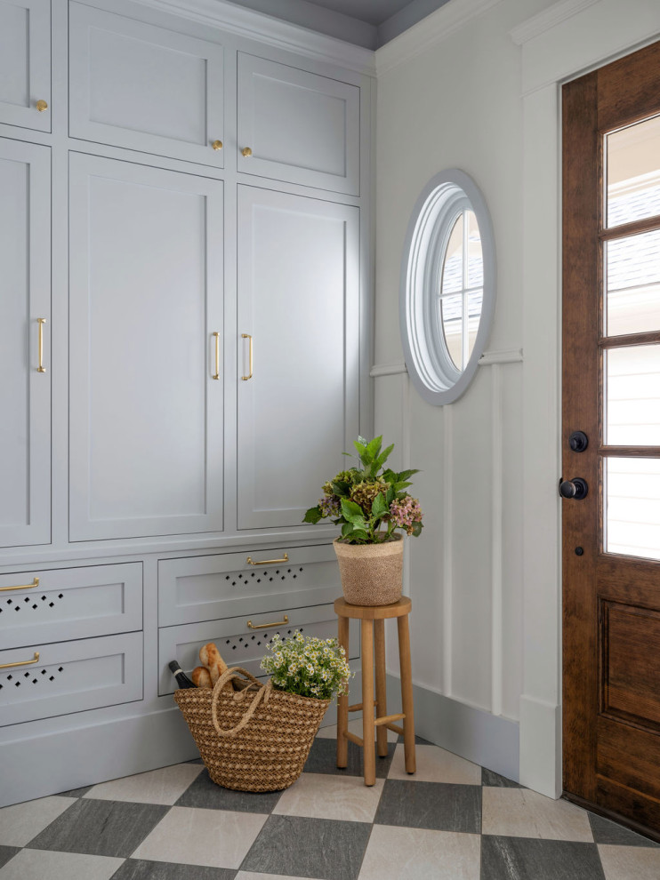 Entryway - traditional entryway idea in Atlanta