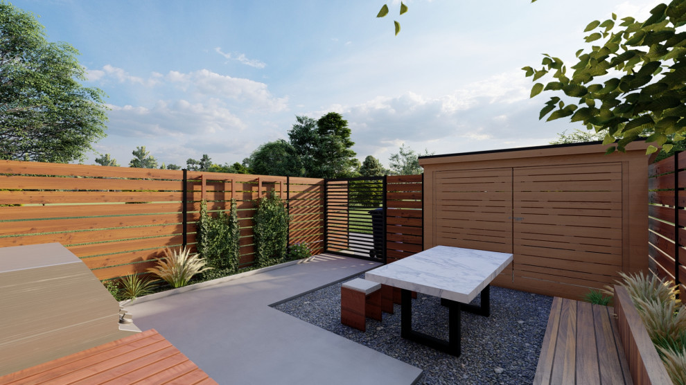 Стильный дизайн: маленький участок и сад на заднем дворе в классическом стиле с полуденной тенью, покрытием из гранитной крошки и с деревянным забором для на участке и в саду - последний тренд