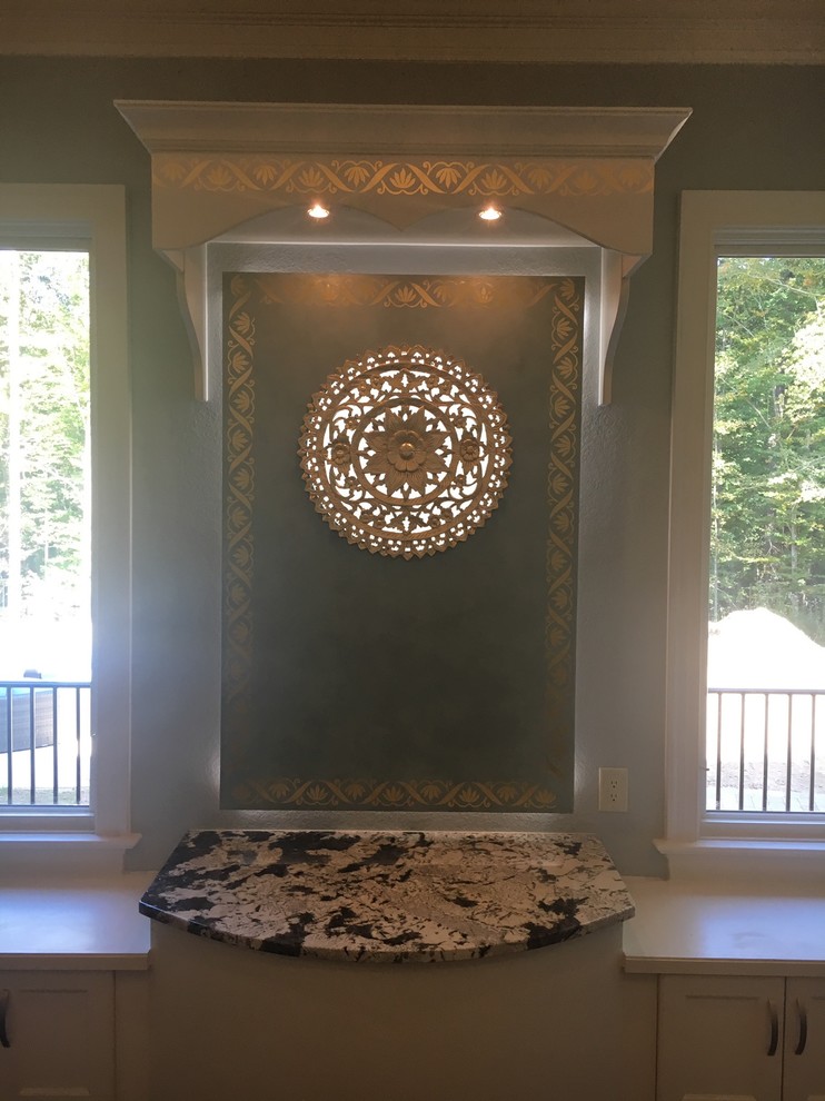 Large elegant home design photo in Raleigh