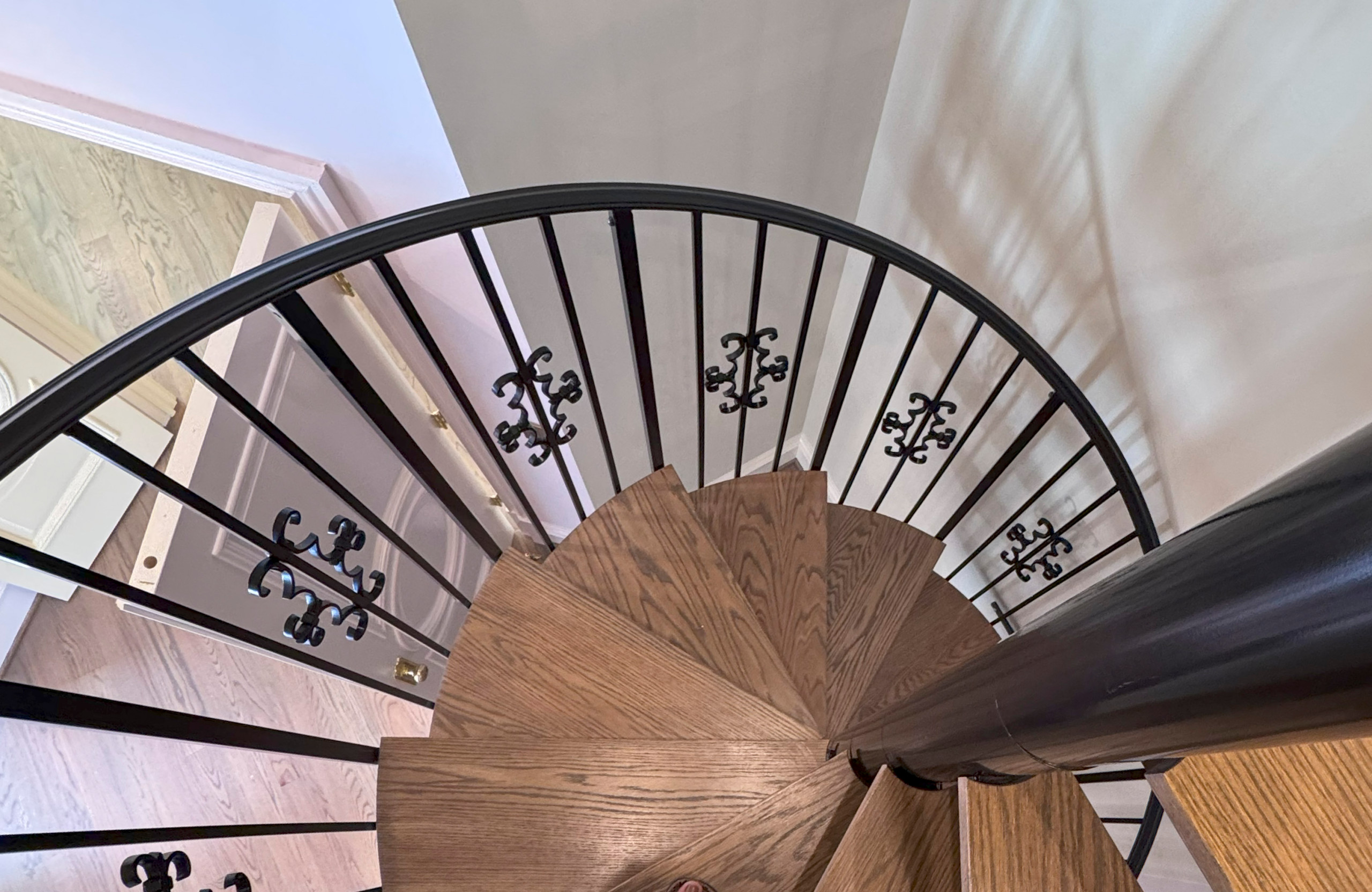 135_Vibrant Staircase with Touch of Historic Grandeur, Great Falls, VA 22066