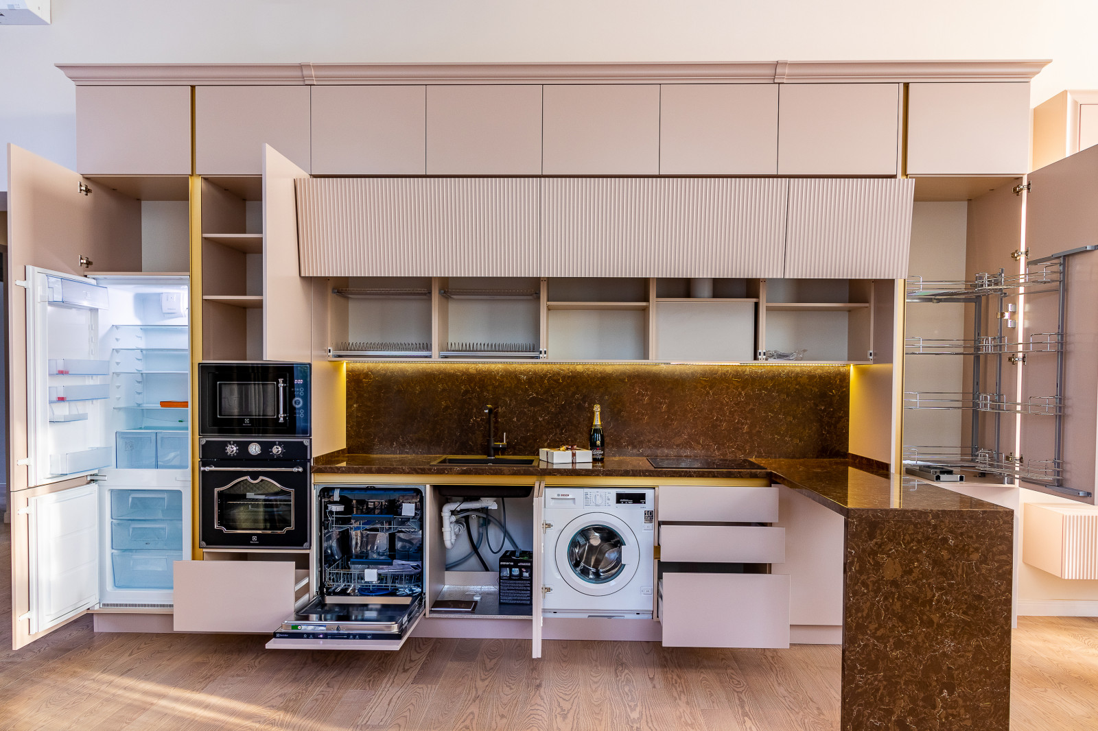 АК Grand Royal Residences. Съемка кухни-гостиной для МК ITALIKA