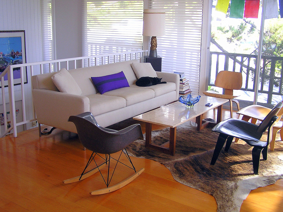 This is an example of a midcentury living room in Orange County.