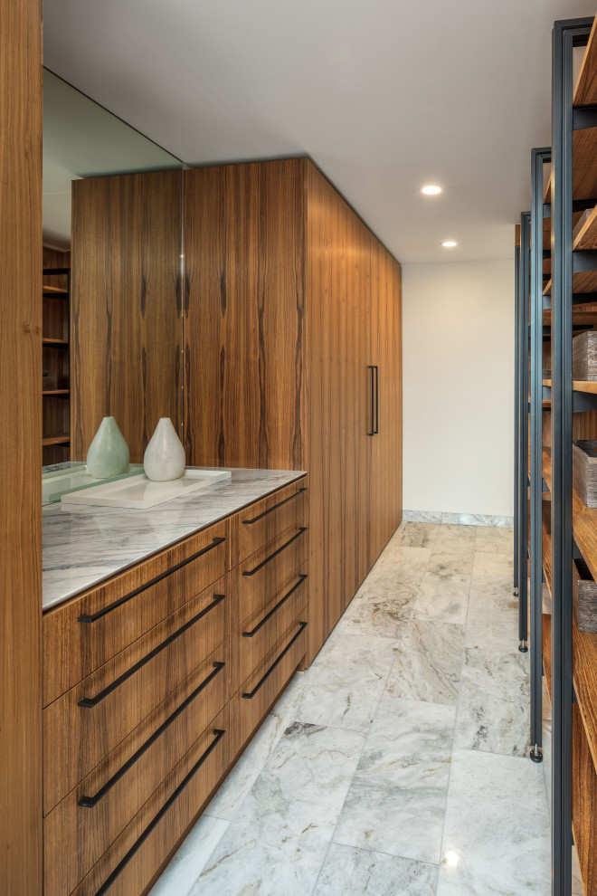 Design ideas for a midcentury storage and wardrobe in Los Angeles.