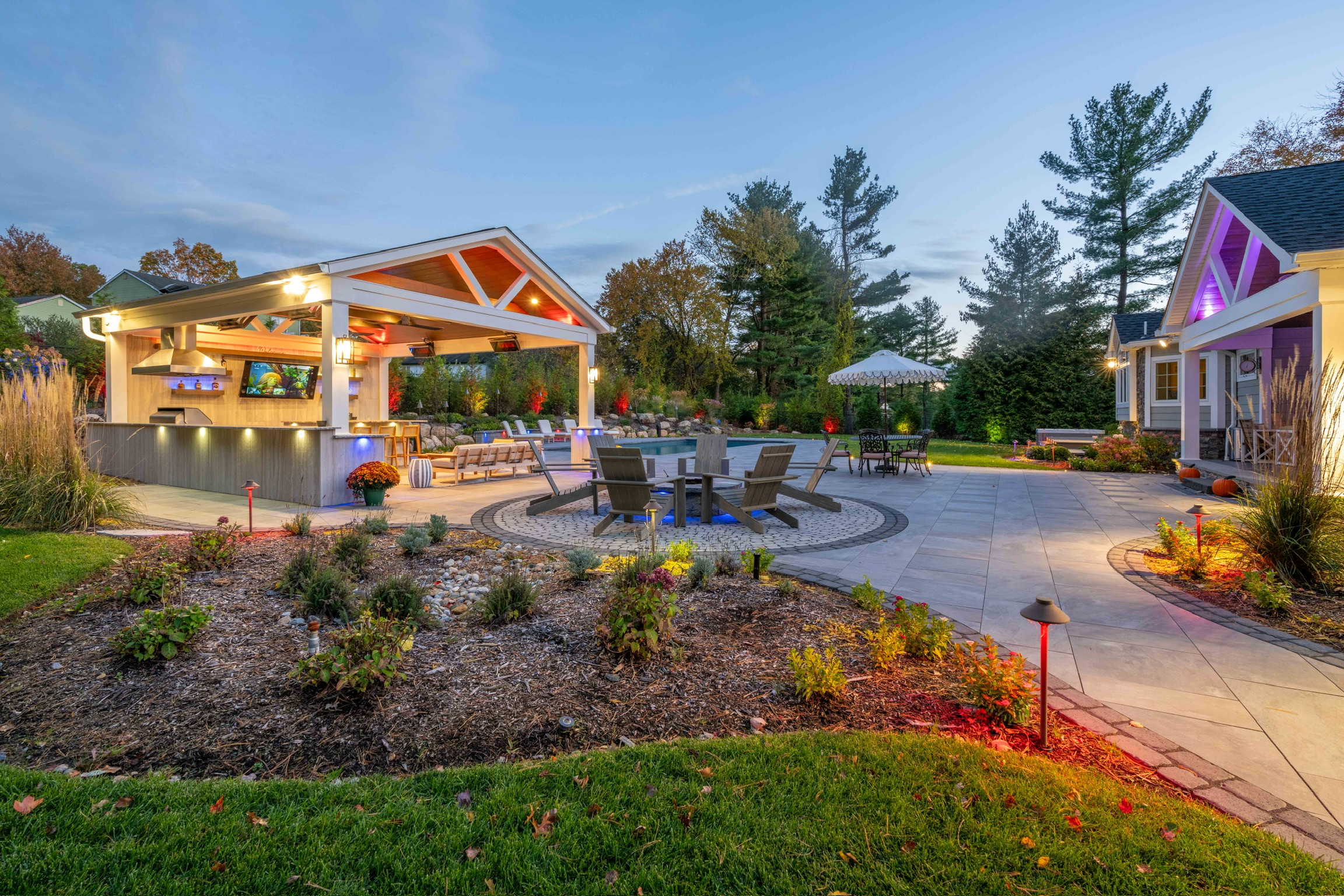 Porcelain Paradise with a Party Pavilian