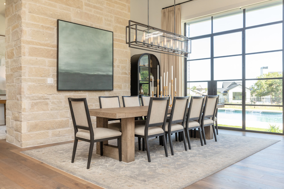 Dining room - dining room idea in Austin