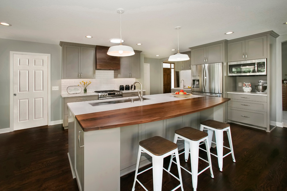Example of a transitional kitchen design in Minneapolis