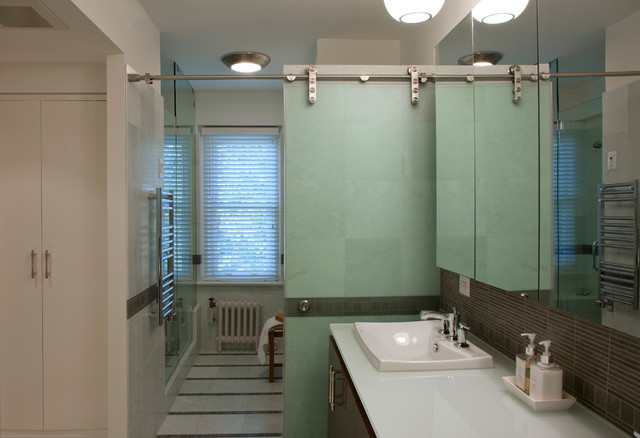 uptown flat contemporaneo-cuarto-de-bano
