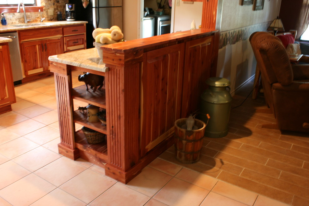 Kitchen - rustic kitchen idea in Austin