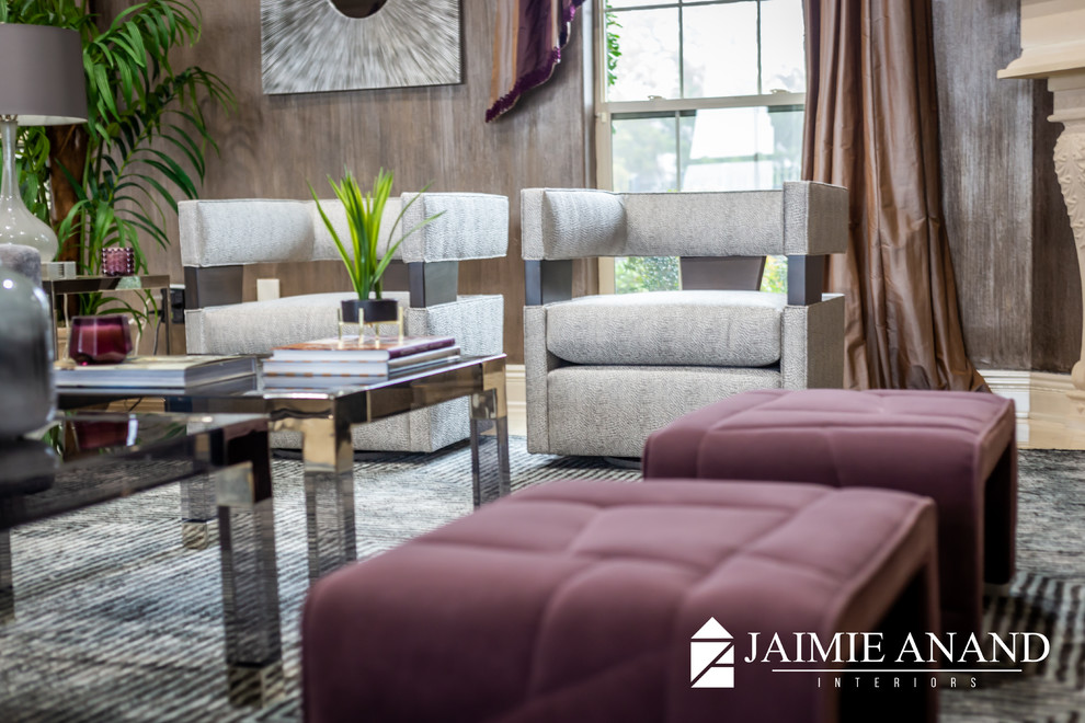 Transitional home design photo in Austin