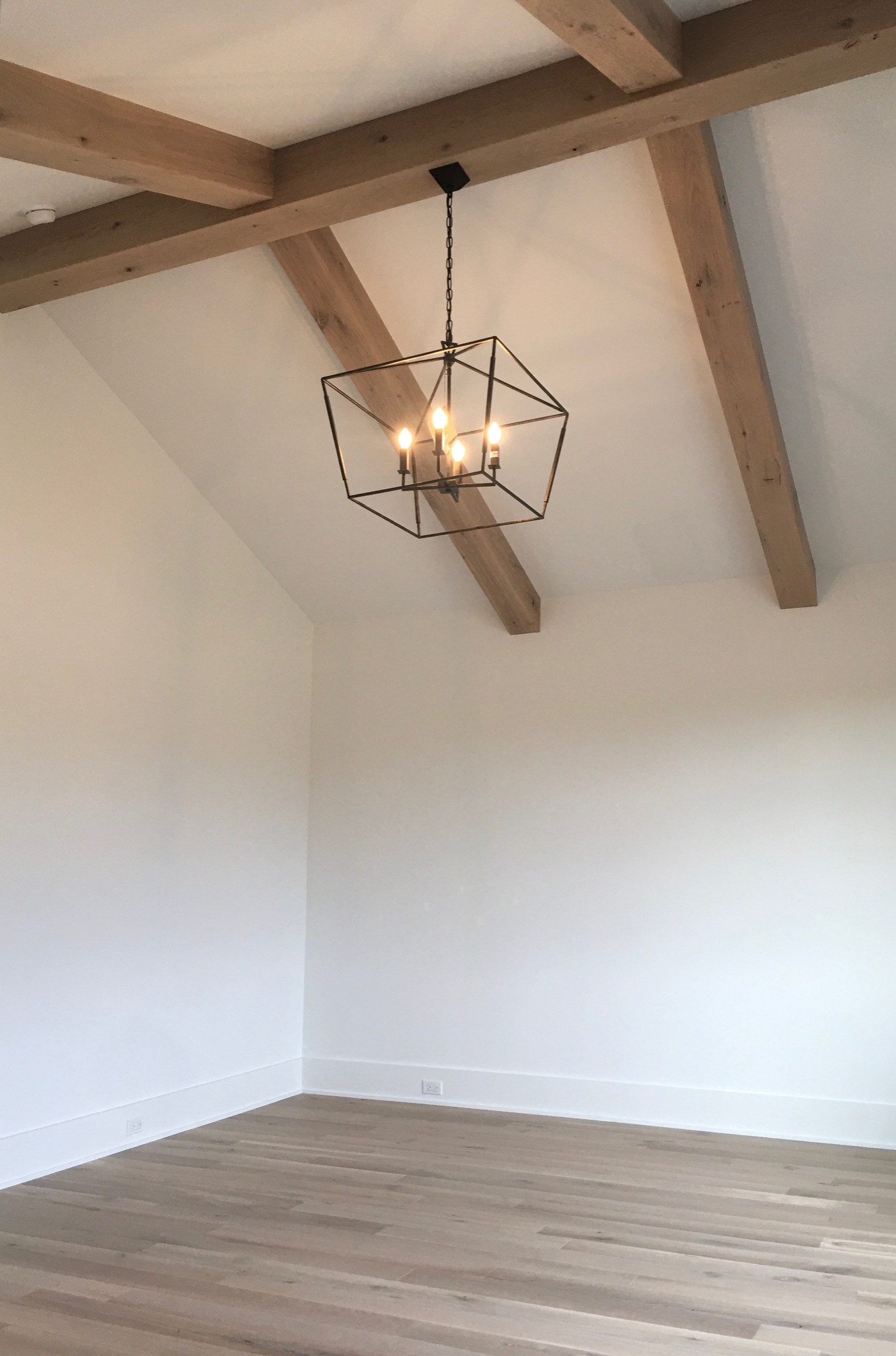 White Oak warmth in New Build