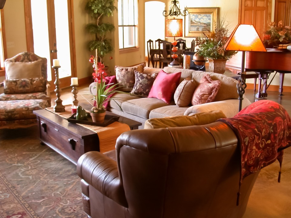 Inspiration for a traditional living room in Austin.