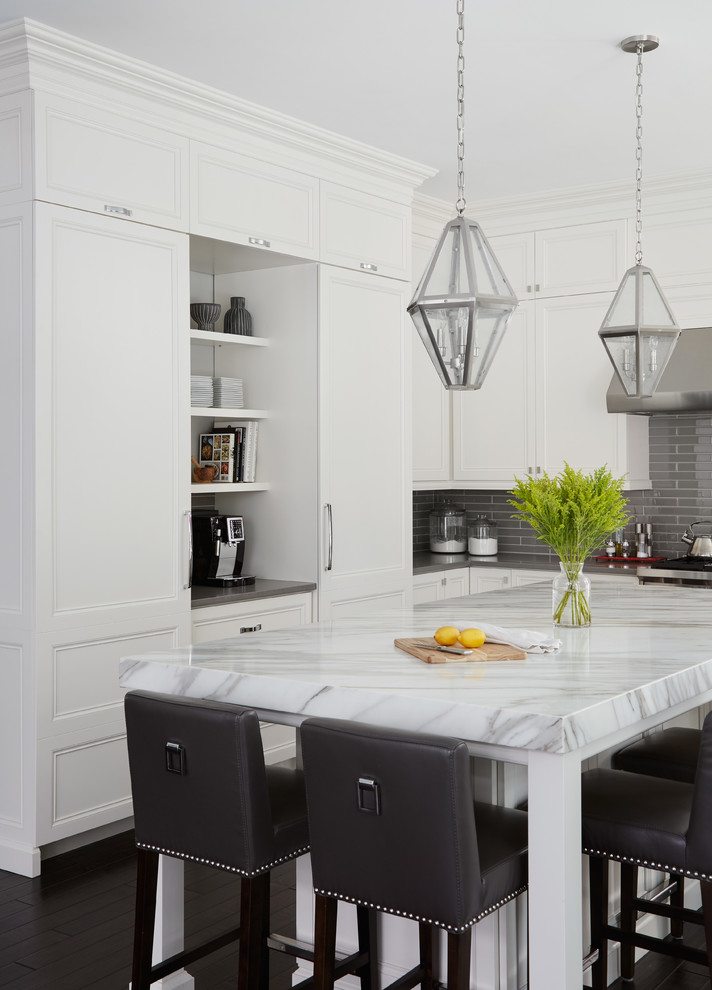 Example of a transitional kitchen design in Chicago