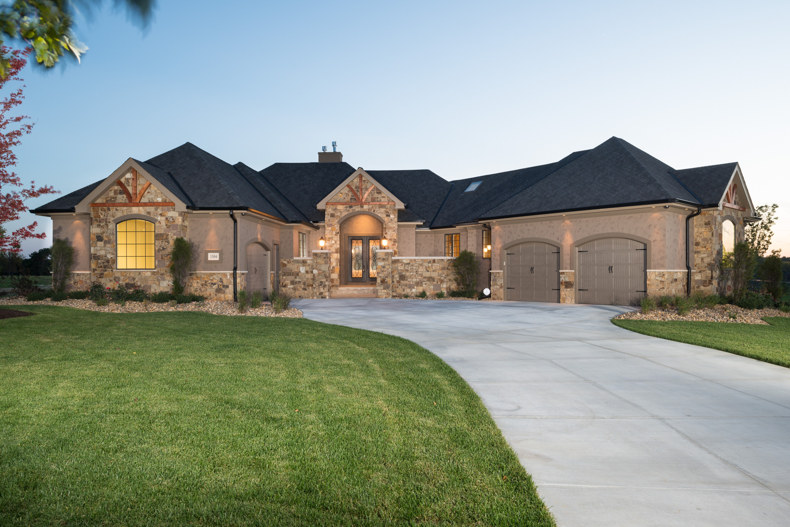 Transitiona/Craftsman Inspired Villa | Sterling Ridge Estates