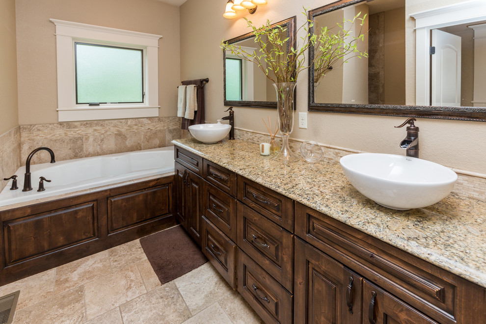 Example of a transitional bathroom design in Cedar Rapids