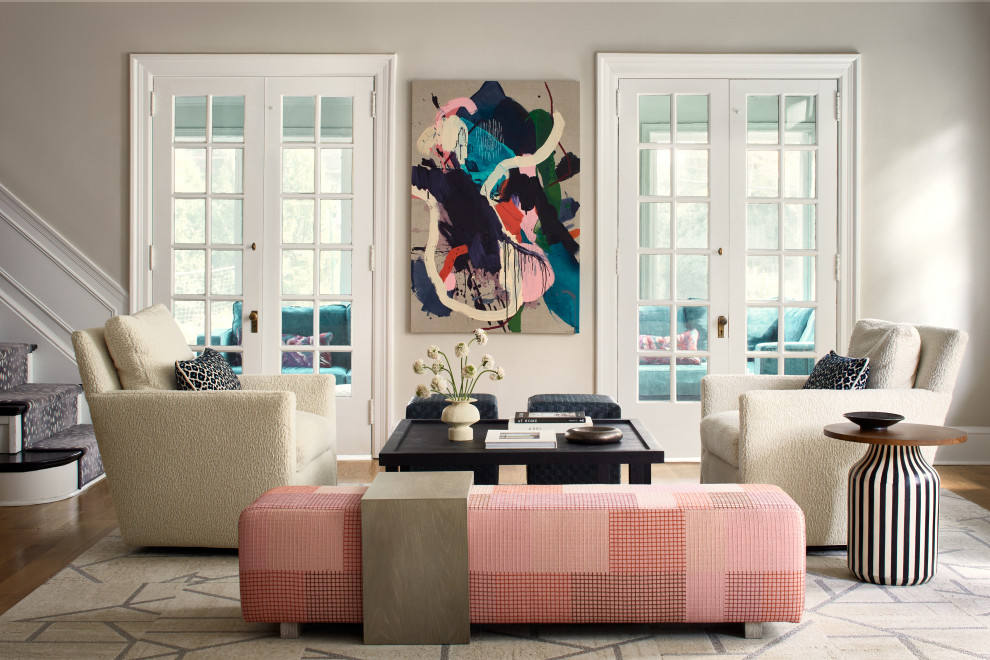 Immagine di un soggiorno contemporaneo di medie dimensioni con pavimento in legno massello medio, nessuna TV, soffitto a cassettoni e pannellatura