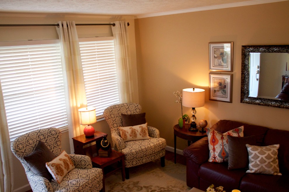 Inspiration for a transitional home design remodel in Atlanta